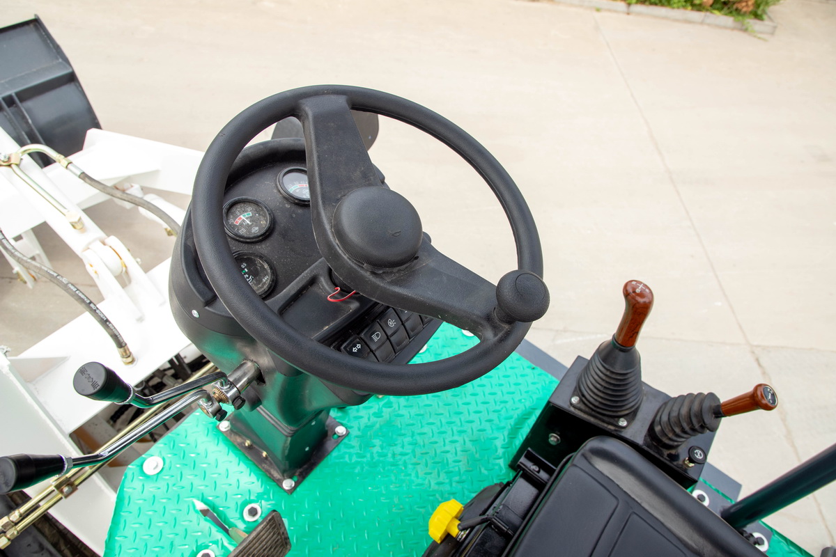 HW08-12挖掘装载机