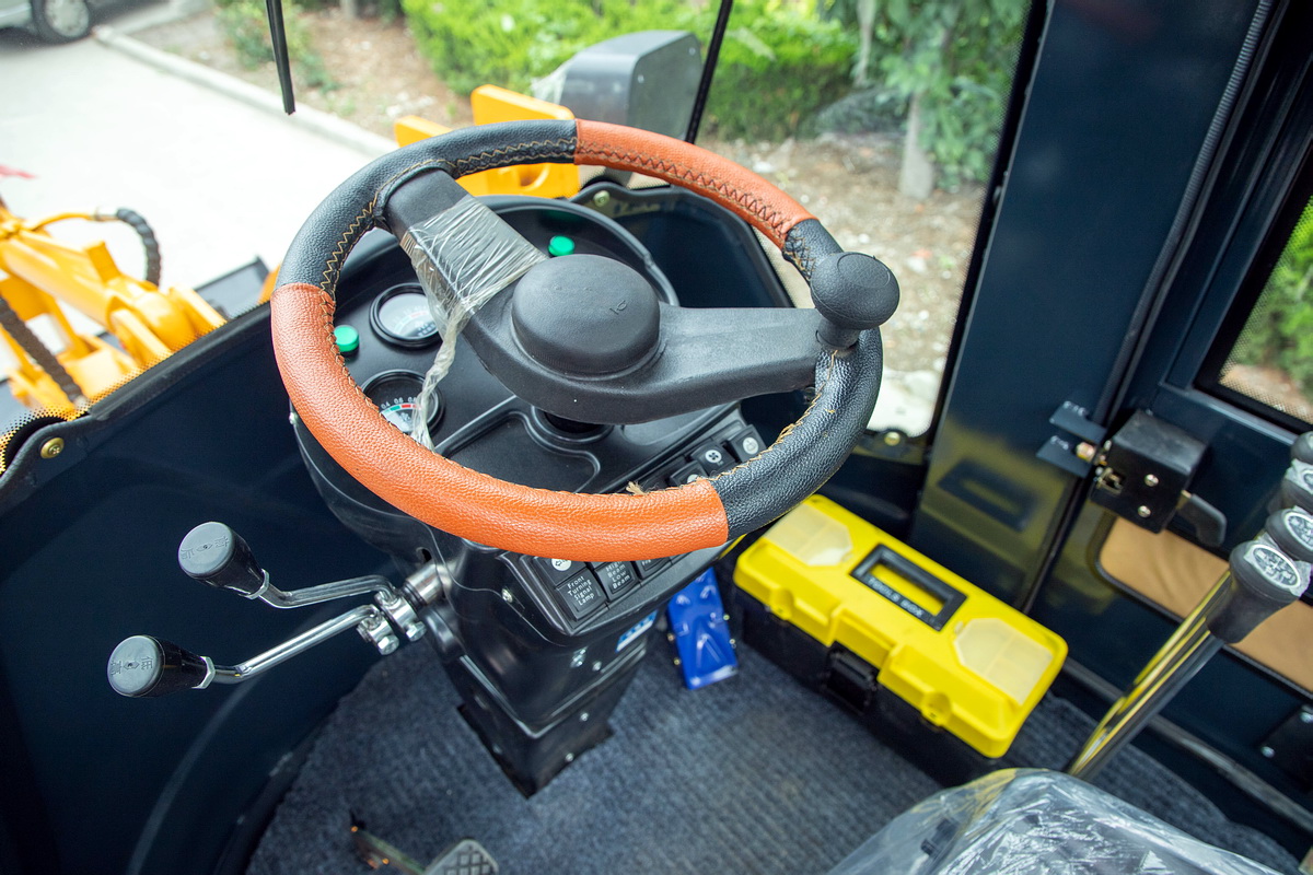 HW10-20挖掘装载机