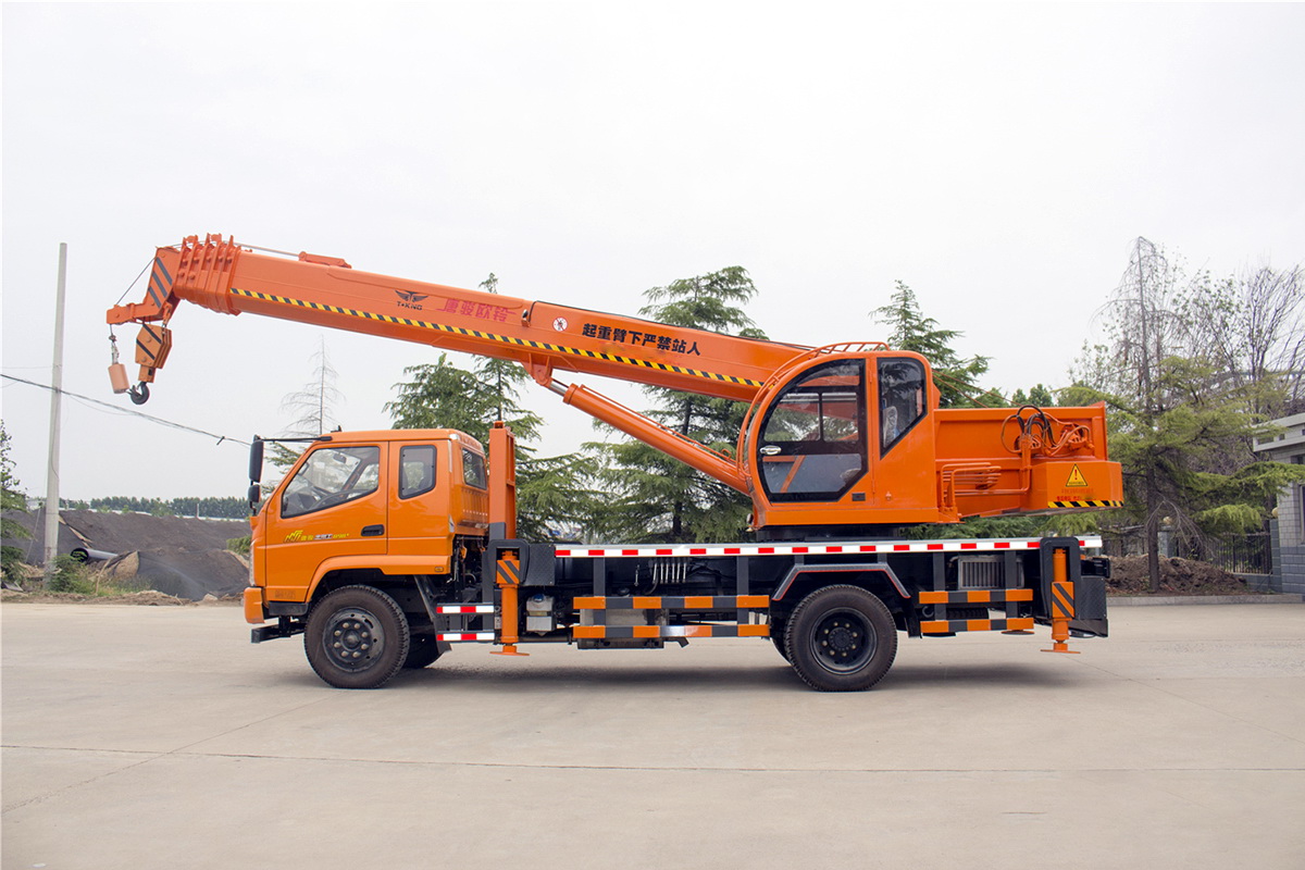 HWTJ12T唐骏3900汽车吊