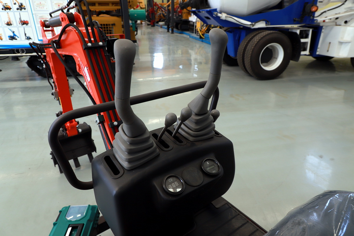 HW-10F风暴一号小型挖掘机