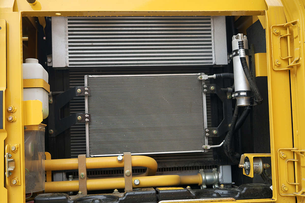 HW-220履带中大型挖掘机