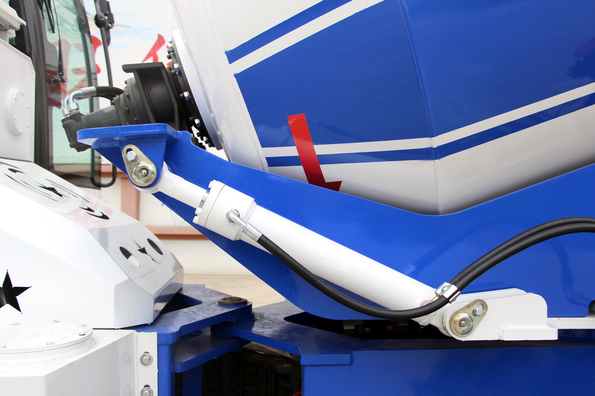 HWJB200自上料搅拌车