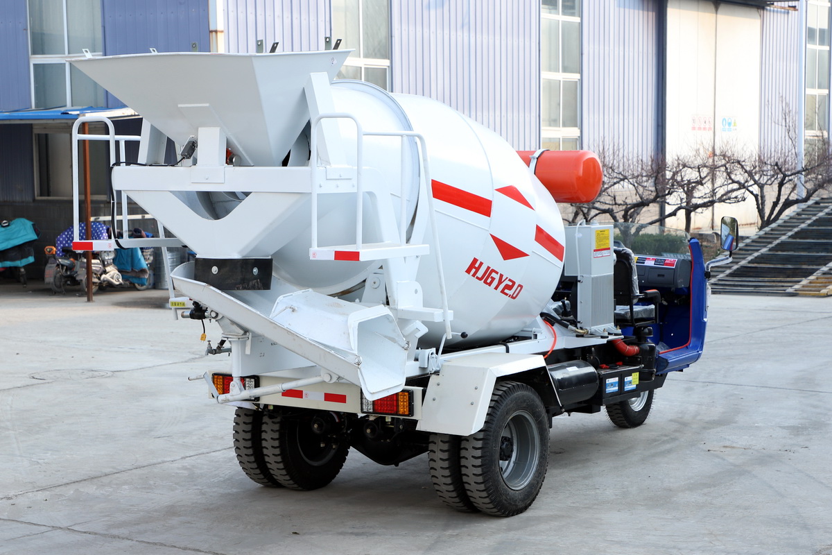 2立方米五轮搅拌车