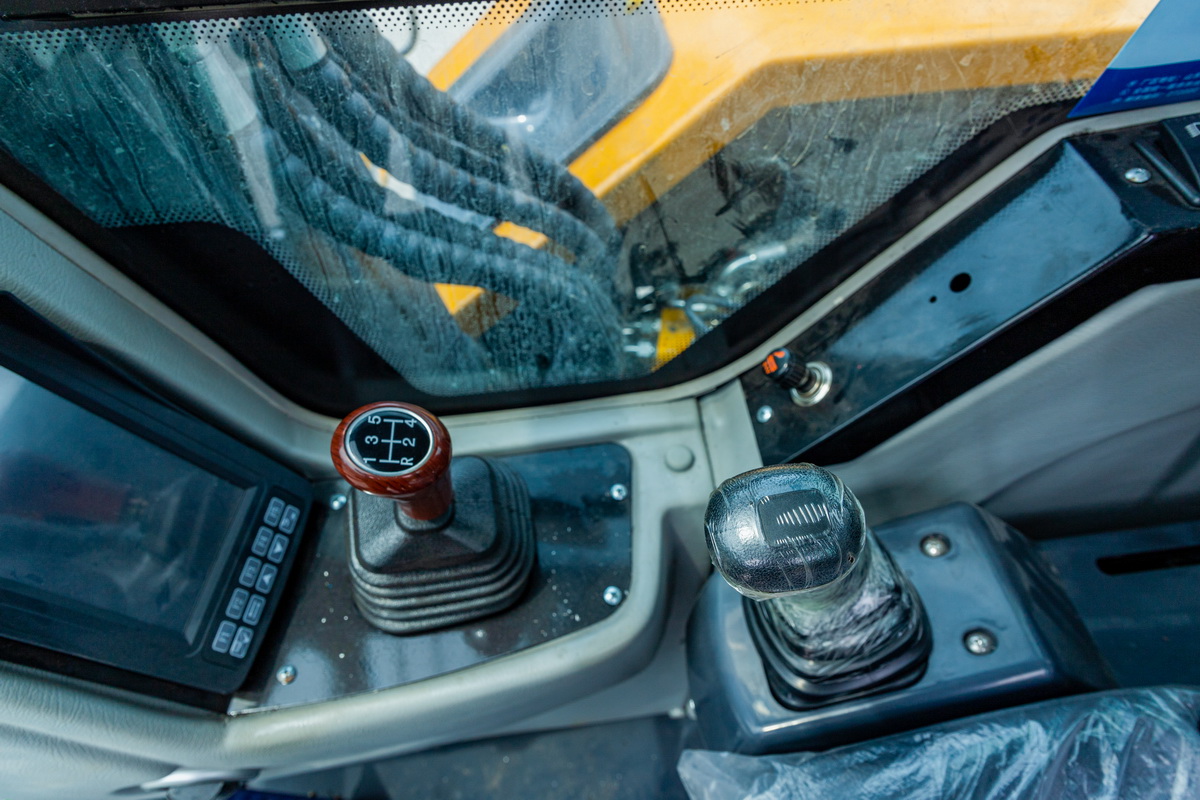 HWL-80轮式挖掘机